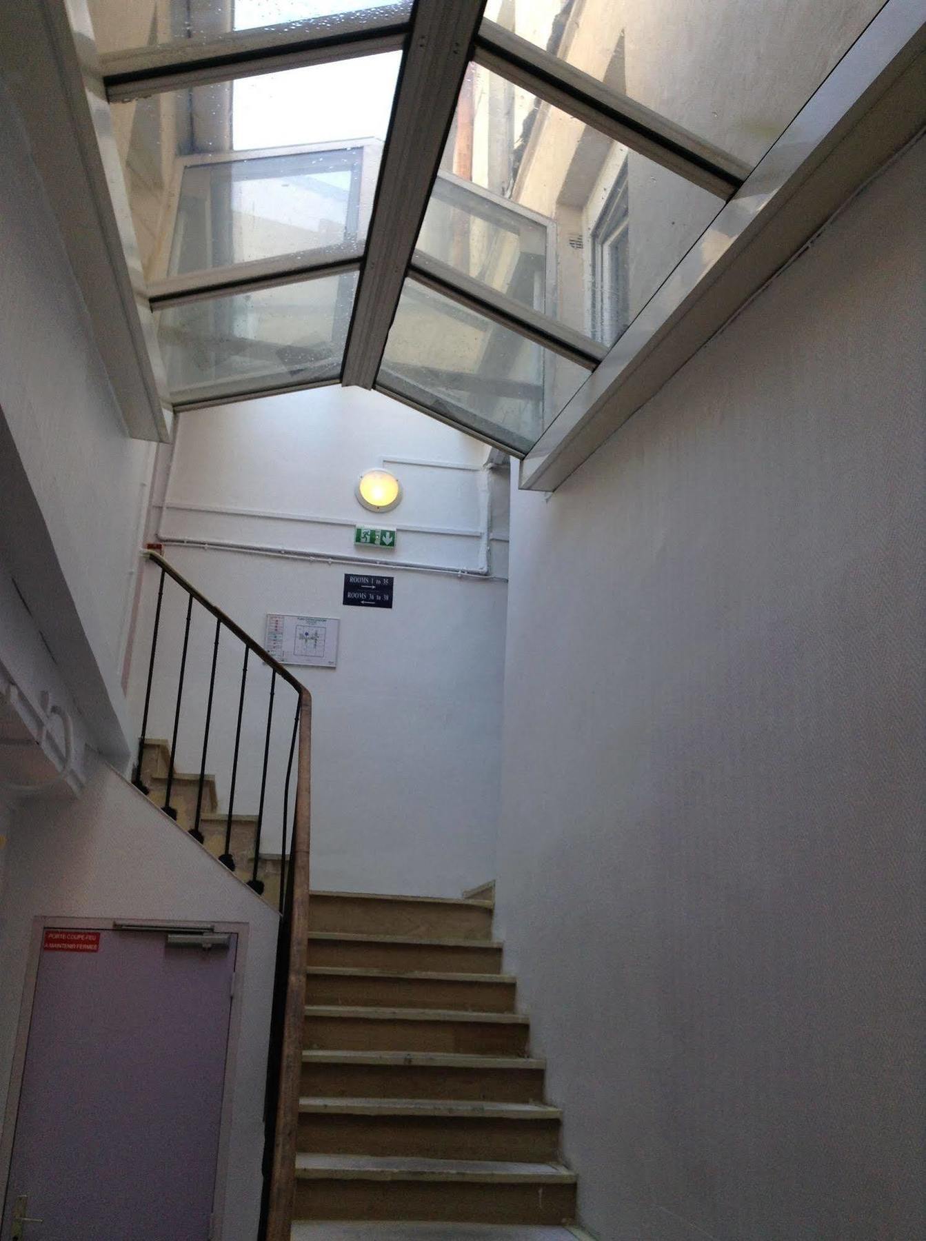 Hotel Richard Paříž Exteriér fotografie Stairs to the 1st floor