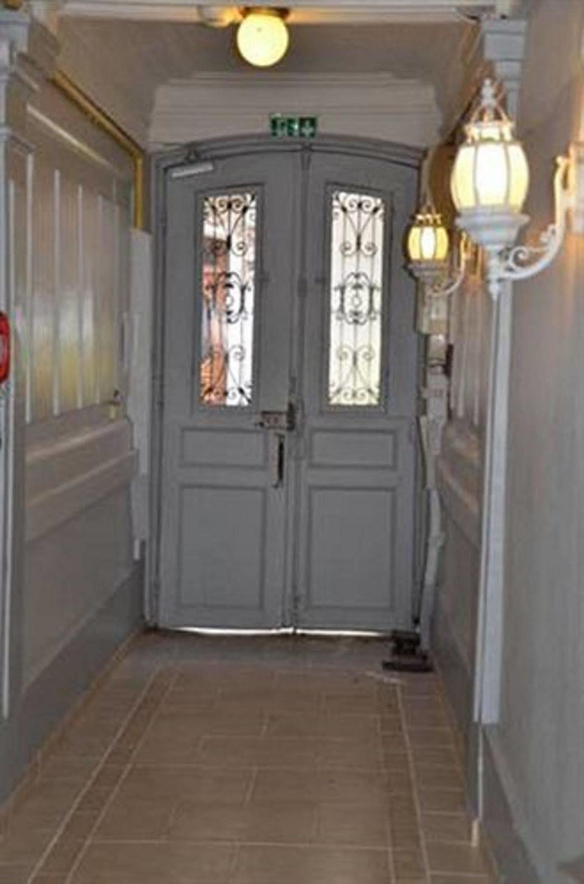 Hotel Richard Paříž Exteriér fotografie Entrance to the house
